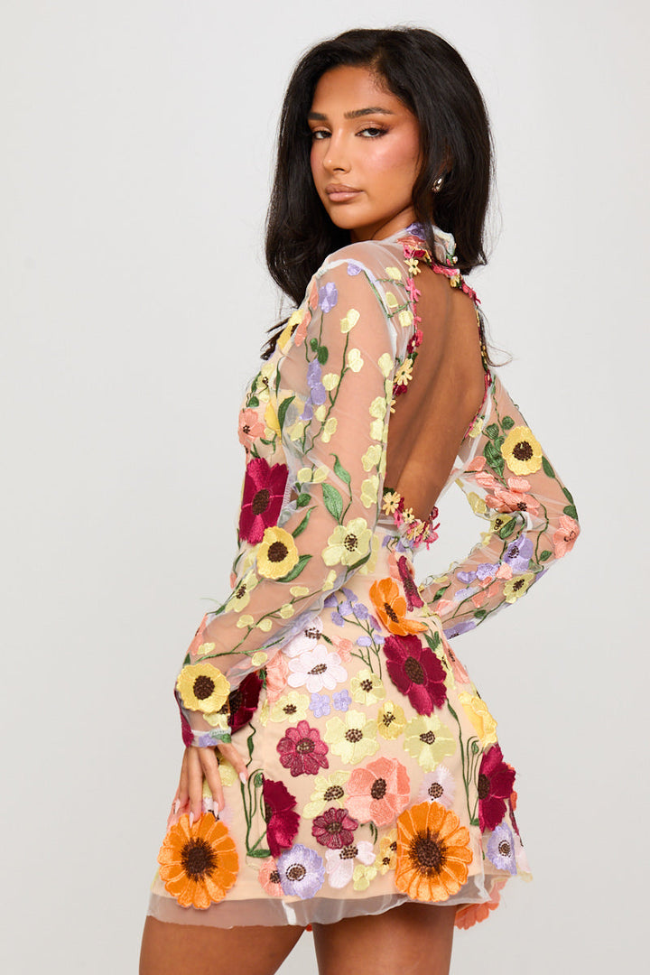 Mini-robe dos nu brodée de fleurs nude