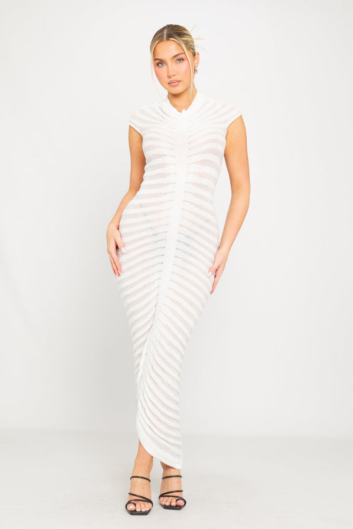 Robe mi-longue blanche à col montant et manches courtes en maille transparente