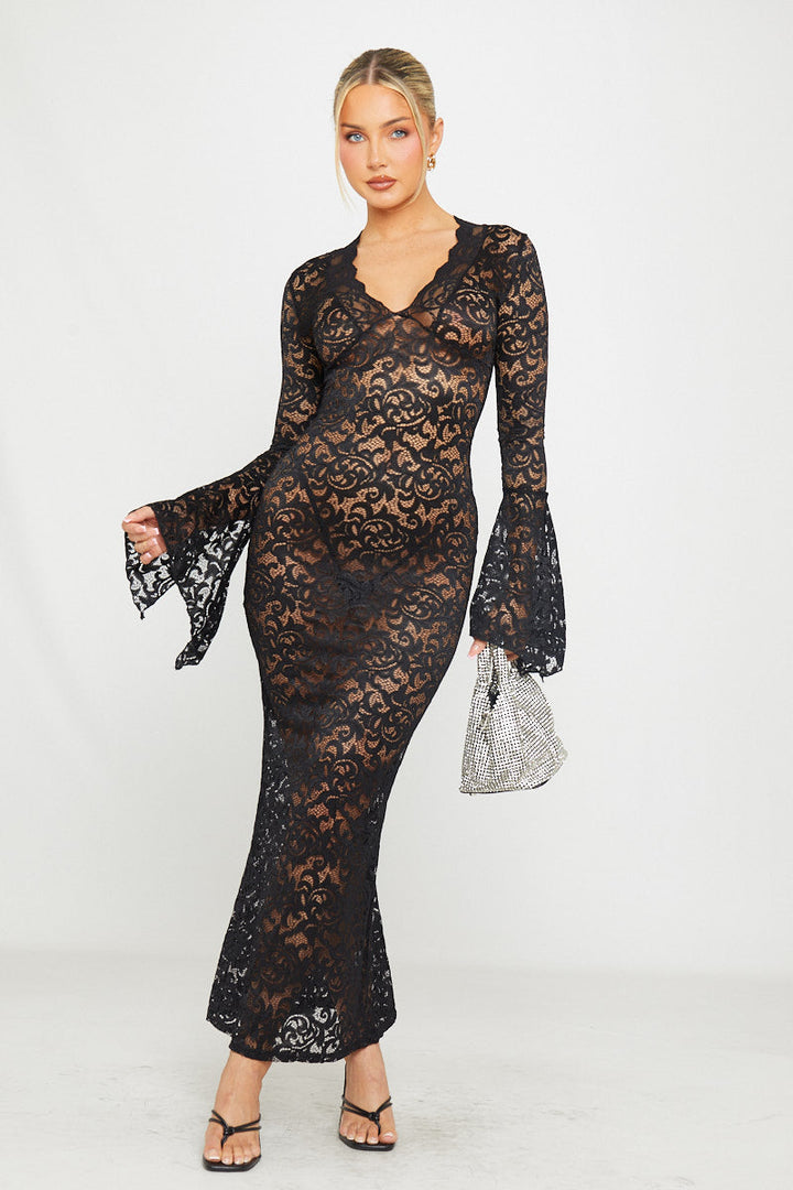 Schwarzes Maxikleid aus transparenter Spitze mit tiefem Ausschnitt und ausgestellten Ärmeln