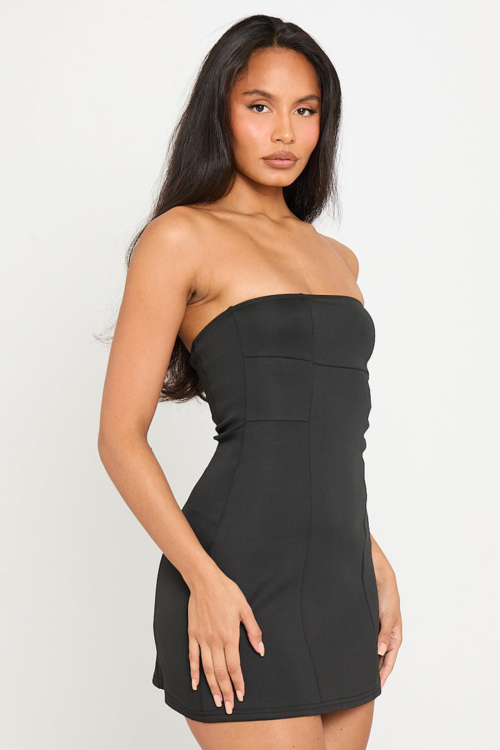 Schwarzes strukturiertes trägerloses Bandeau-Minikleid