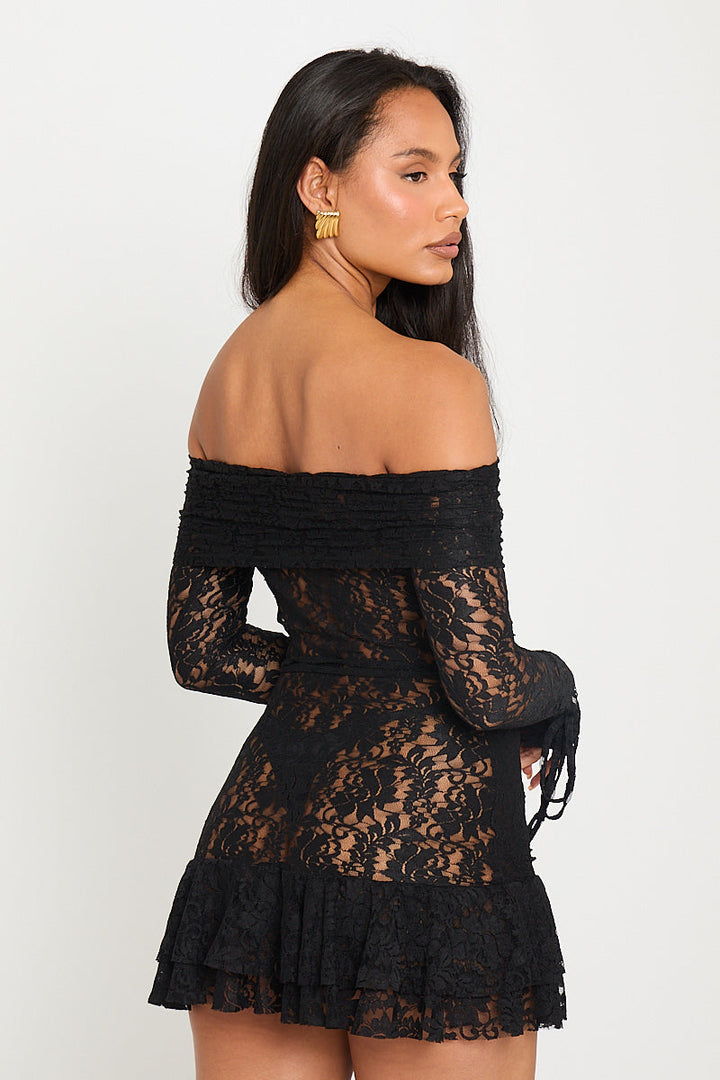Schwarzes Bardot-Minikleid aus Spitze mit Cut-Outs und Rüschen