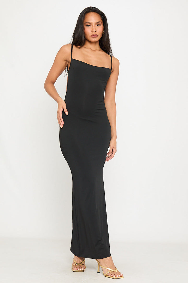 Schwarzes, figurbetontes Maxikleid mit tiefem Rückenausschnitt und Riemchen